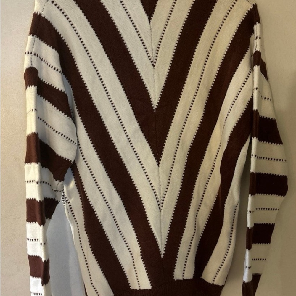Sweater - Picture 4 of 4